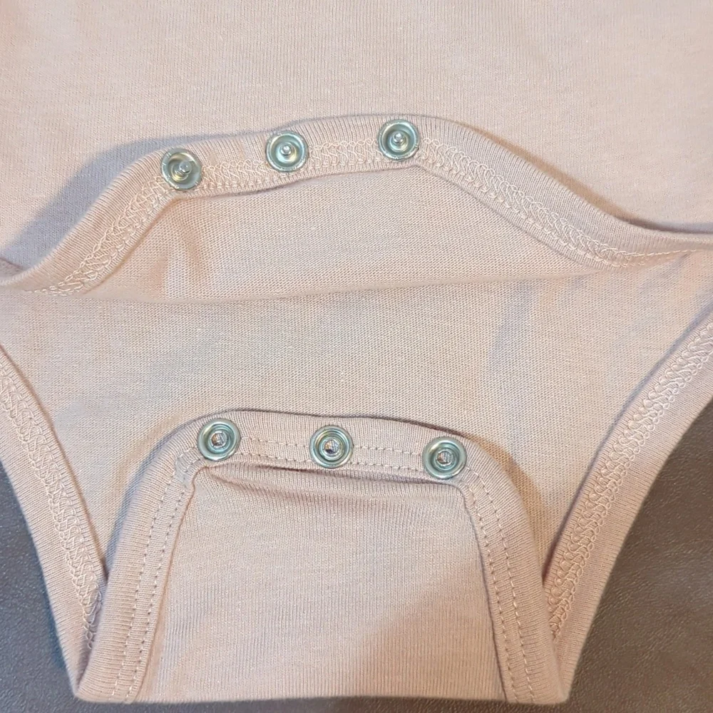 Polished Prints Onesie Bodysuit 6 Mo light pink rose colored Short Sleeve NWT
